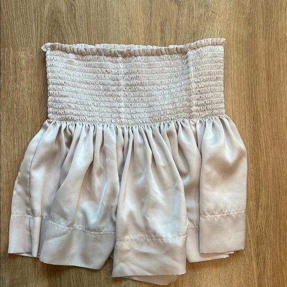 Chic High-Waist Light Grey/Silver Women's Shorts - Picture 5 of 7